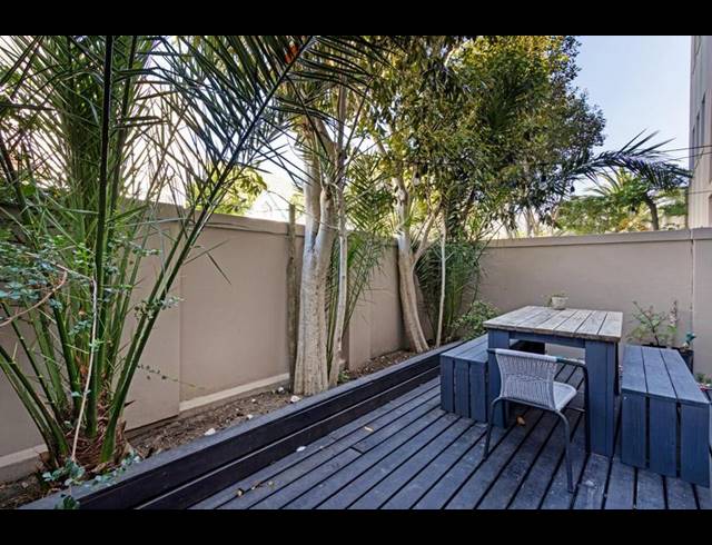 2 BEDROOM PROPERTY TO RENT IN SEA POINT